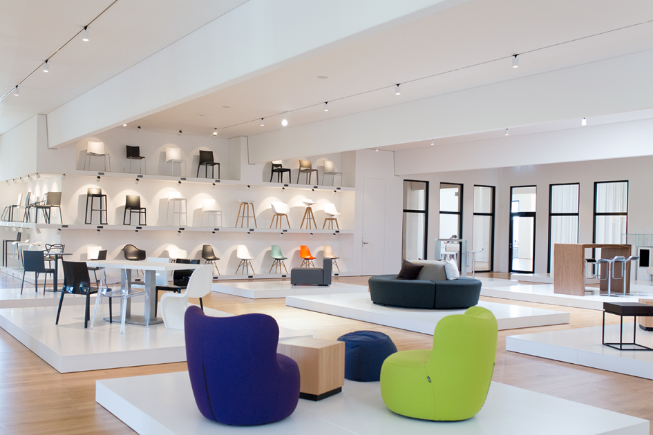 rent-group-frankfurt-03-1709222192arrOE.png