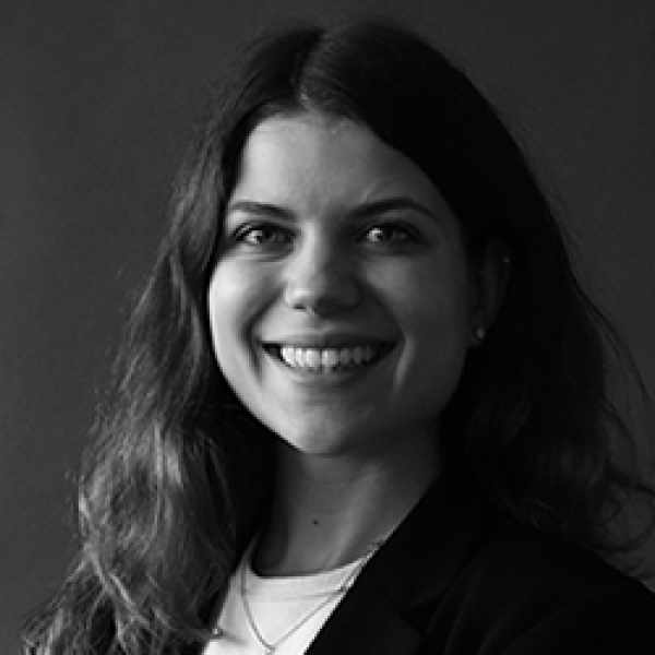 nicole-lehmann-17343392713lxF9.png