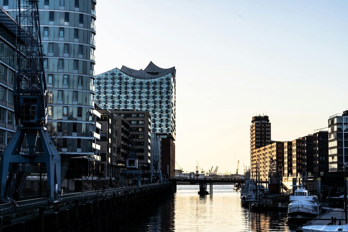 hamburg-city-01-1764233463bHbhz.jpg