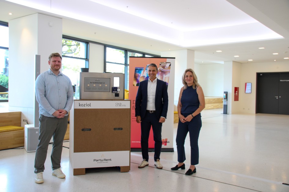 Pressefoto_Share-Ware-Automat-vorgestellt.jpg
